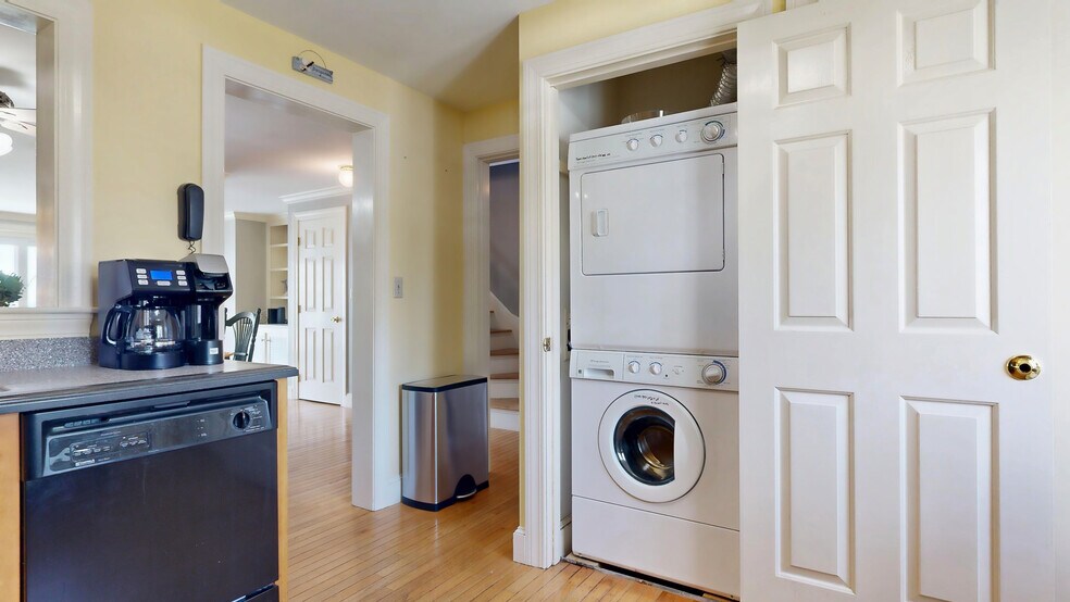 Building Photo - 311 Seaside Ave