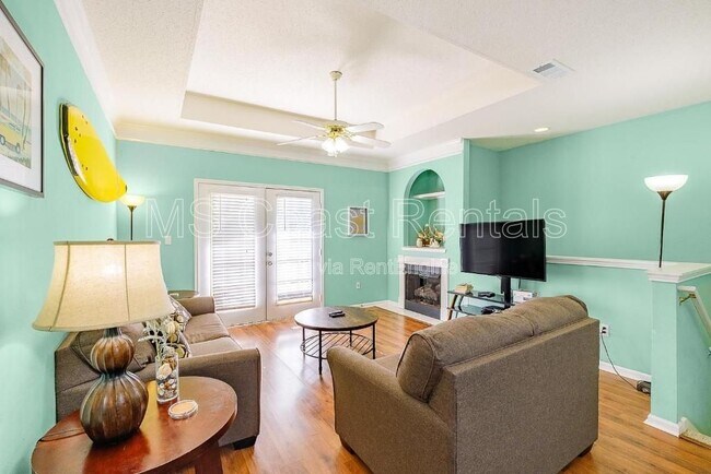 Building Photo - 2252 Beach Dr