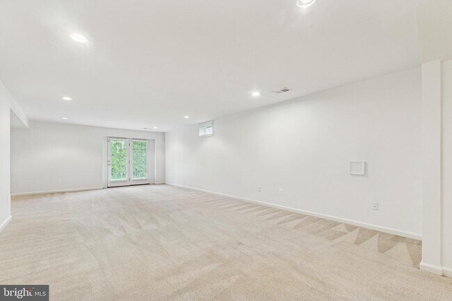 Building Photo - 16056 Sheringham Way