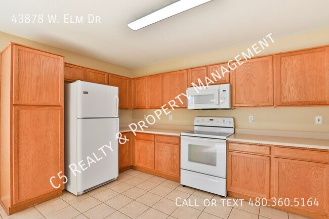 Building Photo - 3 bedroom Plus Den Home in Maricopa with N...