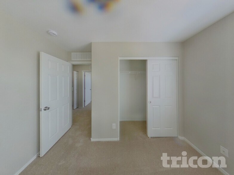 Building Photo - 43386 W Arizona Ave