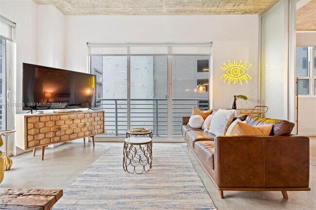 Building Photo - 234 NE 3rd St