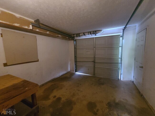 Building Photo - 127 Welcome Wood Dr