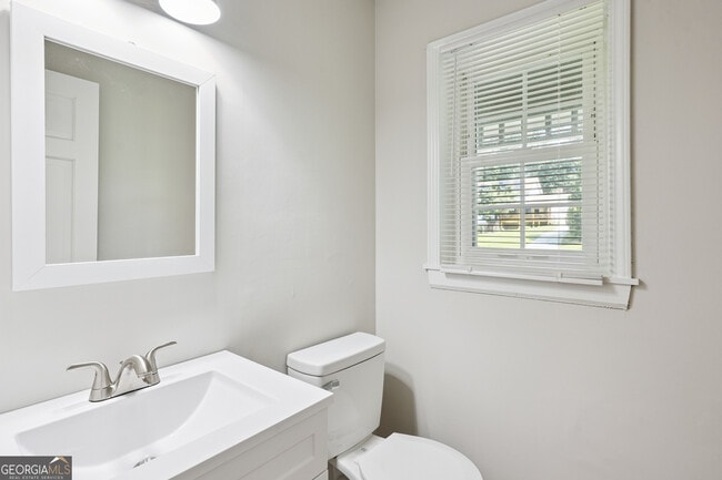 Building Photo - 5206 Clearwater Dr SW