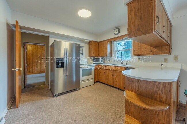 Building Photo - 2726 Applelane Ave