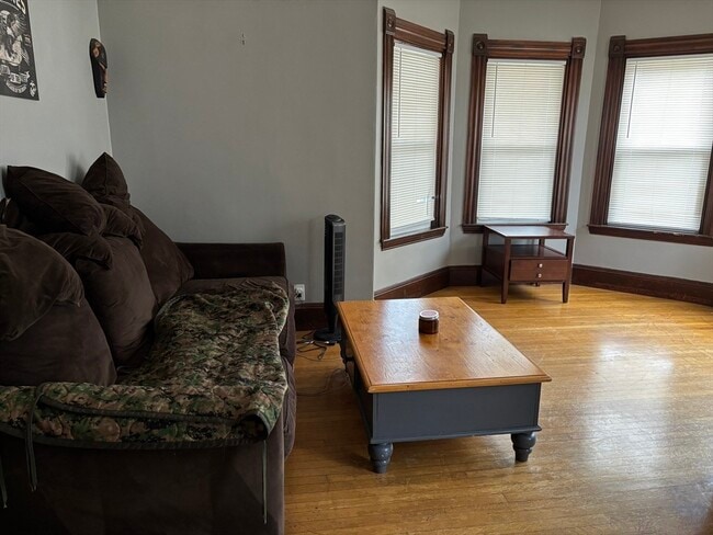 Building Photo - 1122 Adams St