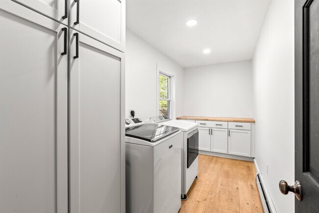 Building Photo - 4 Moccasin Ln