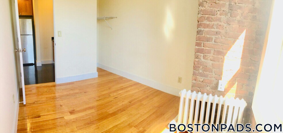 Building Photo - 133 Peterborough St