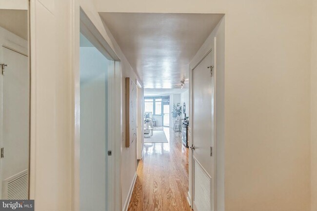 Building Photo - 1117 10th St NW