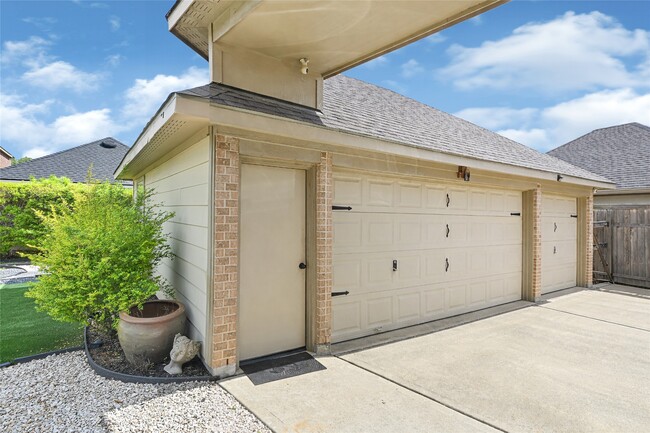 Building Photo - 28214 Churchill Ct
