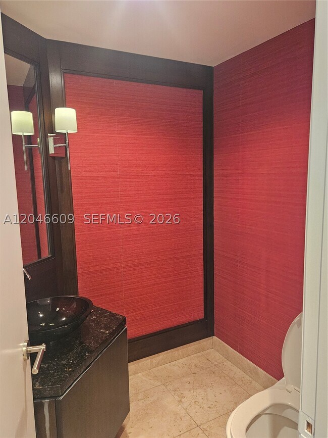 Building Photo - 20201 E Country Club Dr