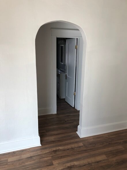 Building Photo - 520 11th St