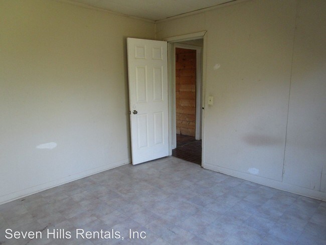 Building Photo - 3 br, 1 bath House - 756 Old Summerville Road