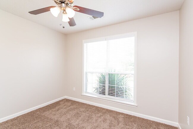 Building Photo - 50 Willow Crest Cove