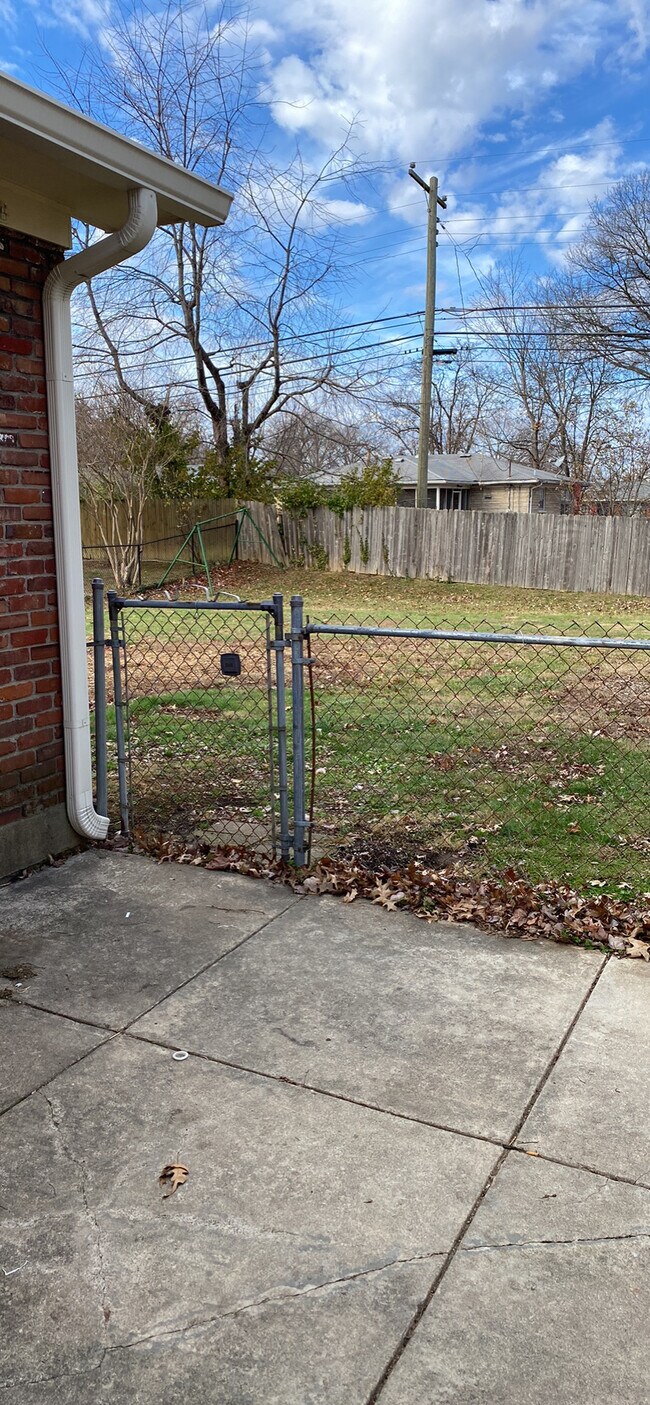 Building Photo - 3113 Pomeroy Dr