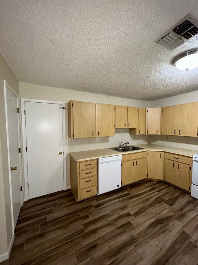 Kitchen - 6501 72nd Ave N