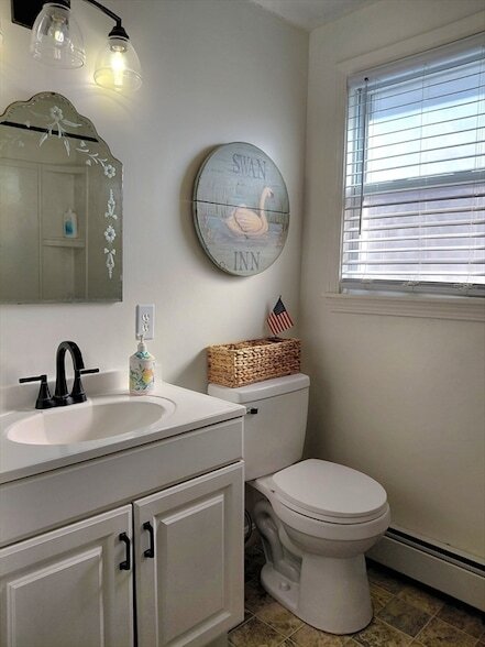 Building Photo - 12 Oak Ln