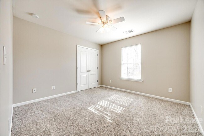 Building Photo - 3000 Sewee Ln