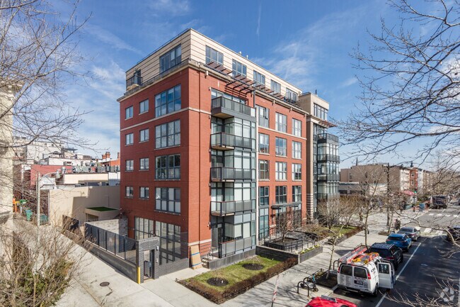 Building Photo - Q14 Condominiums