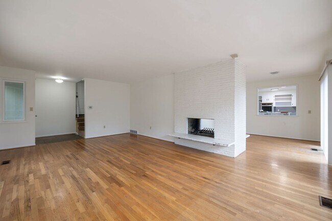 Building Photo - Seward Park