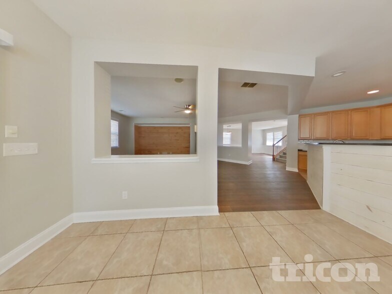 Building Photo - 241 Branch Valley Dr