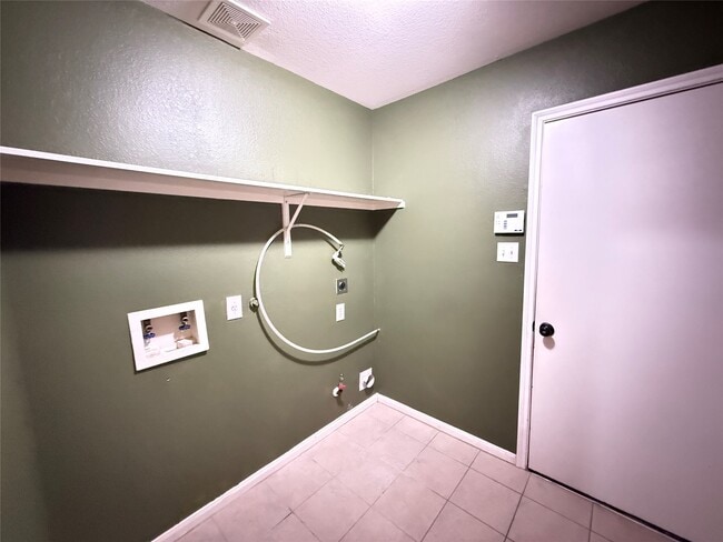 Building Photo - 10210 Cades Creek Ct