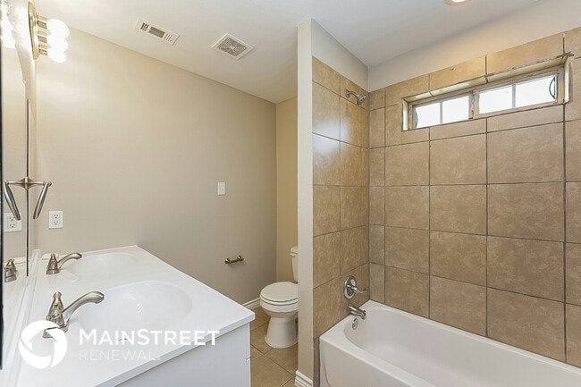 Building Photo - 1906 Uhl Rd