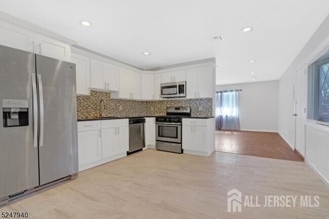 Building Photo - 67 Woodland Ave