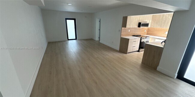 Building Photo - 12800 NE 12th Ave