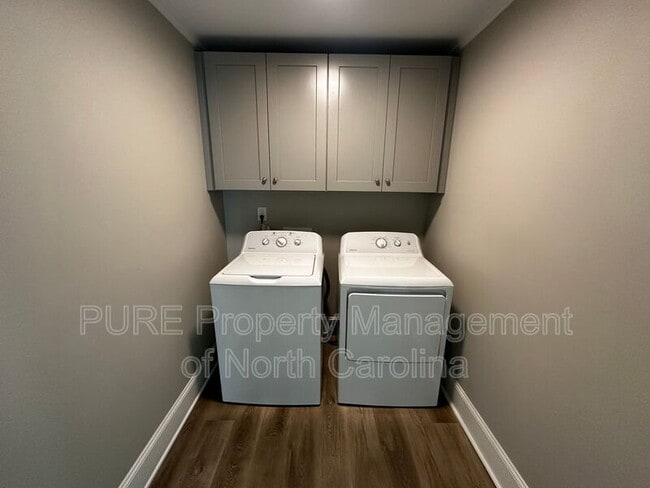 Building Photo - 1101 Woodlawn St