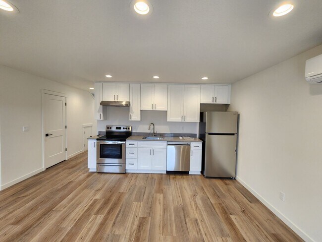 Building Photo - 1006 Peach Rd