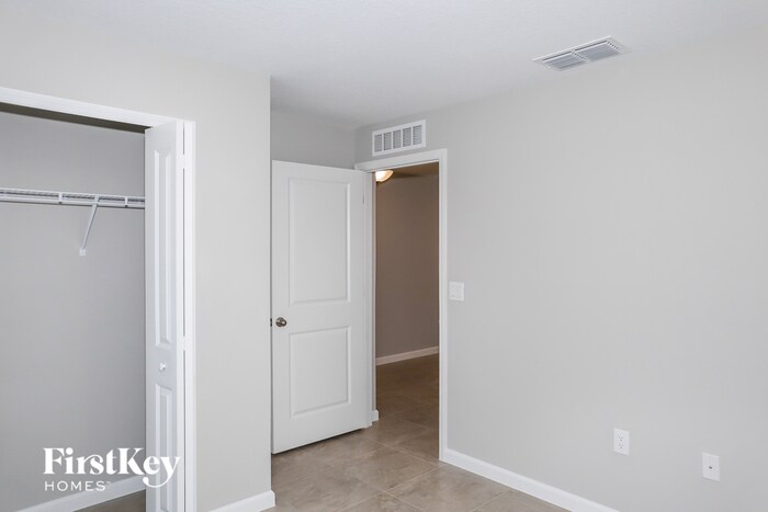 Building Photo - 329 S Haven Ct