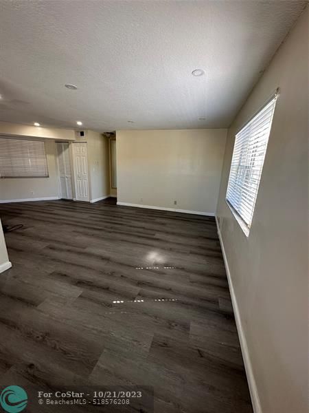 Building Photo - 401 SW 86th Ave