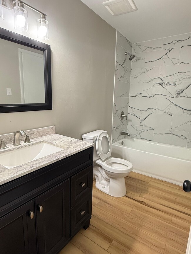 Building Photo - 1905 Walnut Ridge Dr