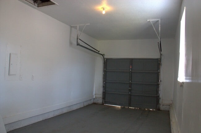 Building Photo - 3202 Gayhart Dr NW