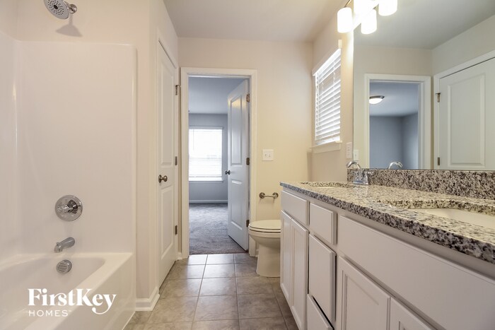 Building Photo - 710 Ridgemoor Trl