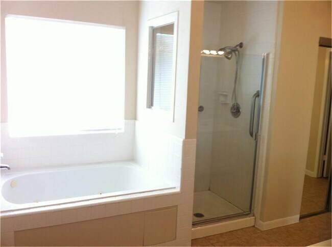 Building Photo - 14203 Poneal Ct