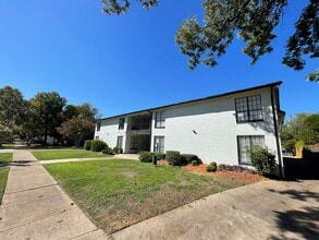 Building Photo - 5317 Junius