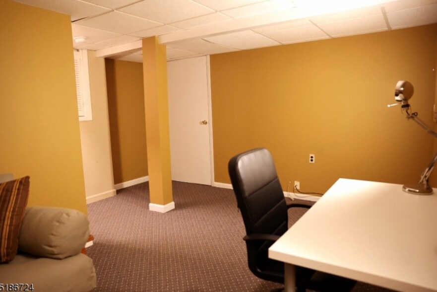 Building Photo - 45 Aspen Dr