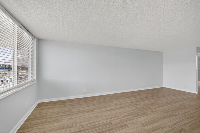 Building Photo - 104 Paradise Harbour Blvd