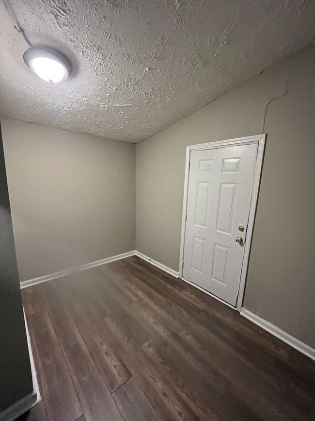Building Photo - **UPCOMING**4 Bedroom / 2 Bathroom Home fo...