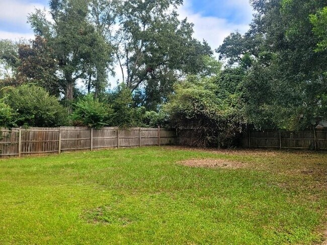 Building Photo - 1418 Glenda Dr