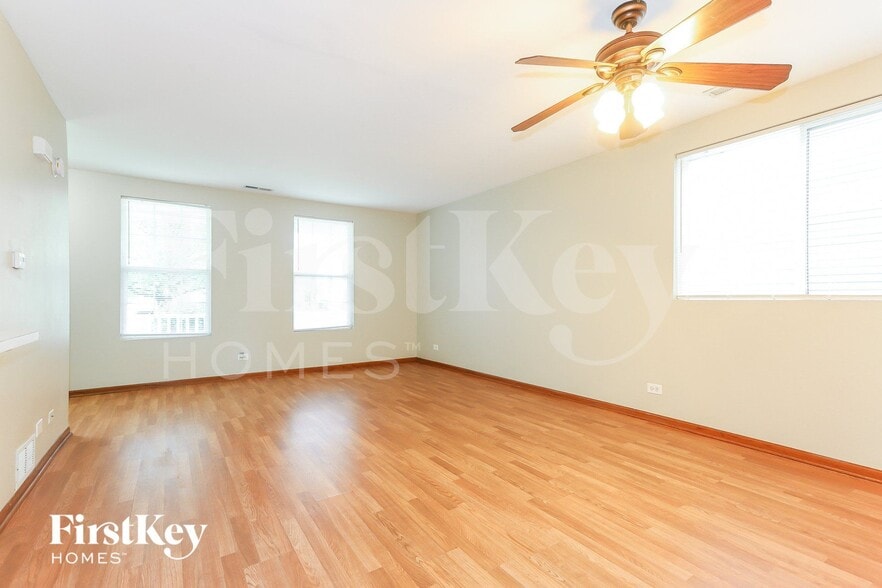 Building Photo - 1662 Park Vista Ln