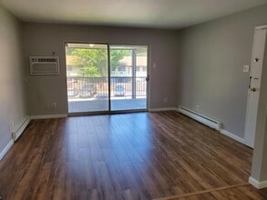 Building Photo - 7604 Hazelcrest Dr