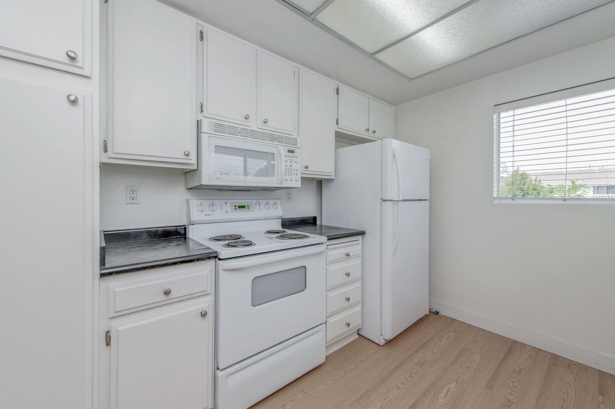 Building Photo - 165 Tarocco