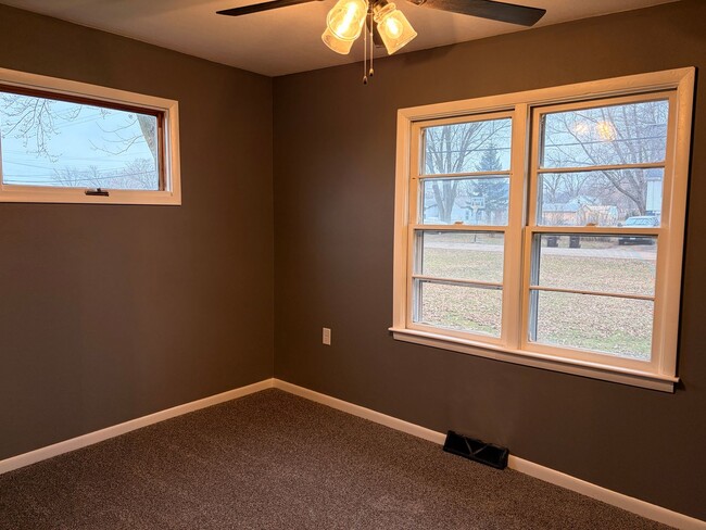 Building Photo - Spacious 2-Bedroom Home in Fulton!