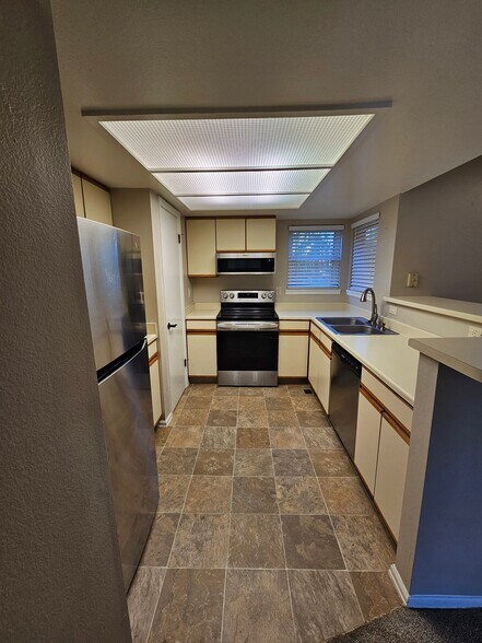 Building Photo - 945 Moorings Dr