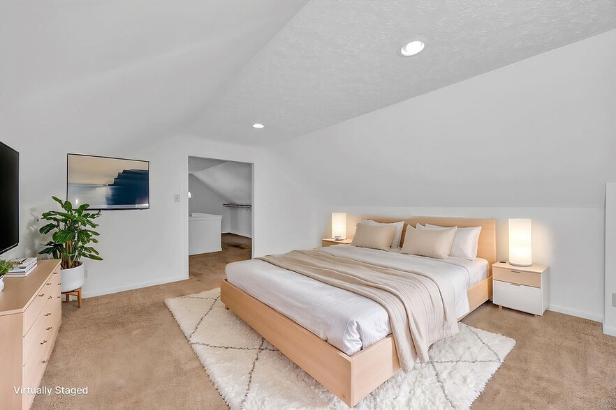 Building Photo - 8253 Brownsway Ln