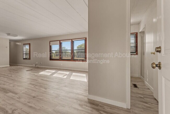 Building Photo - 4608 E 472 Rd