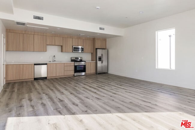 Building Photo - 3212-3214 Verdugo Rd